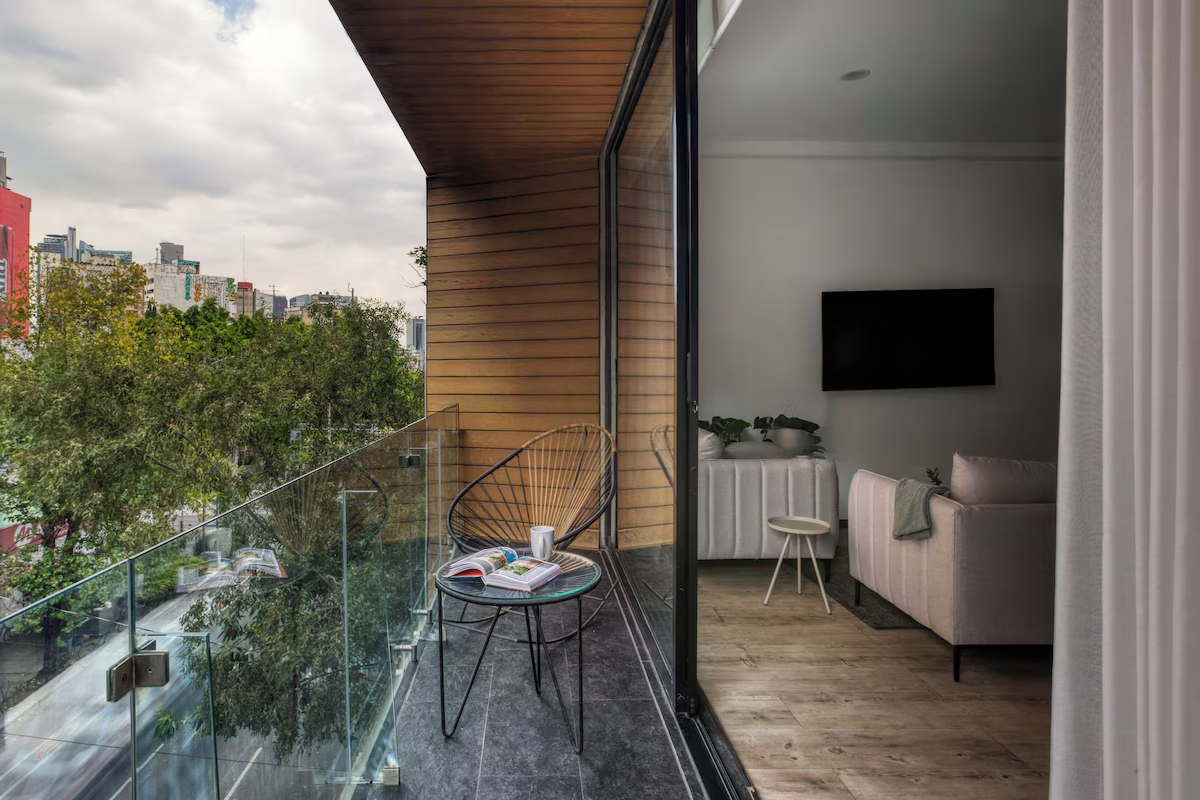 Balcón con vista panorámica a la ciudad